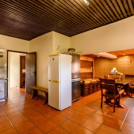 T4 House With Outdoor Pool And Wonderful Views