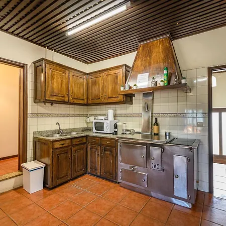 T4 House With Outdoor Pool And Wonderful Views *
